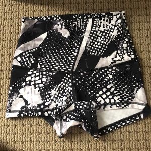 High waisted lulu lemon shorts